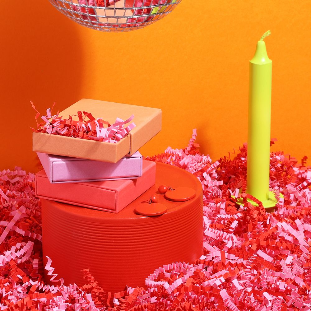 Vibrant Pink and Red Mix 4mm Shredded Zig Zag Paper - 1kg