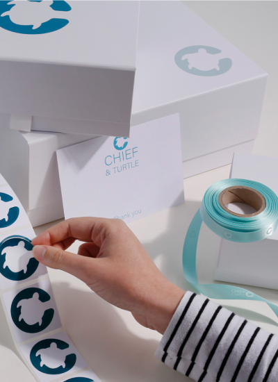 Essential Guide to Stickers for Kraft and Laminate Surfaces