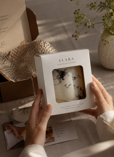 Strategic Window Placement In Gift Boxes To Minimise Glare