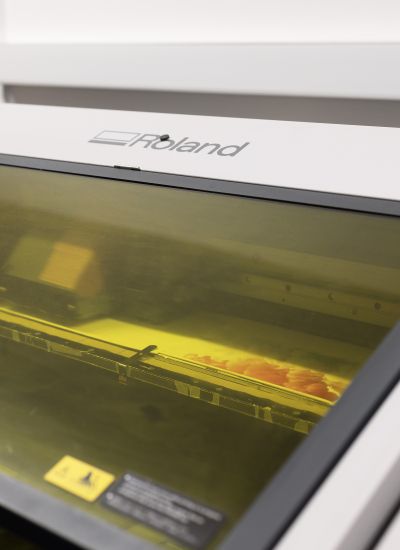 Foil or digital printing: Which one’s best for off-the-shelf packaging?