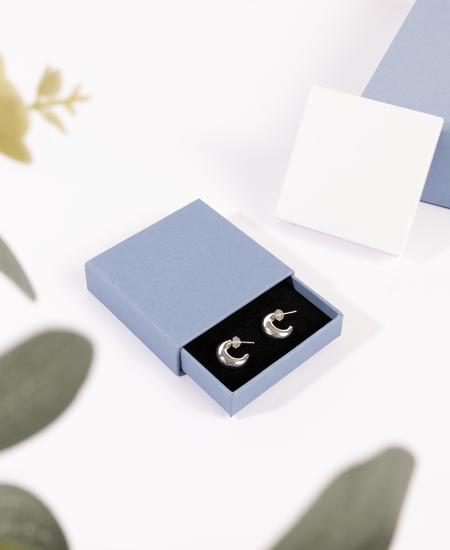 Colourful gift boxes from apricot crush to elemental blue