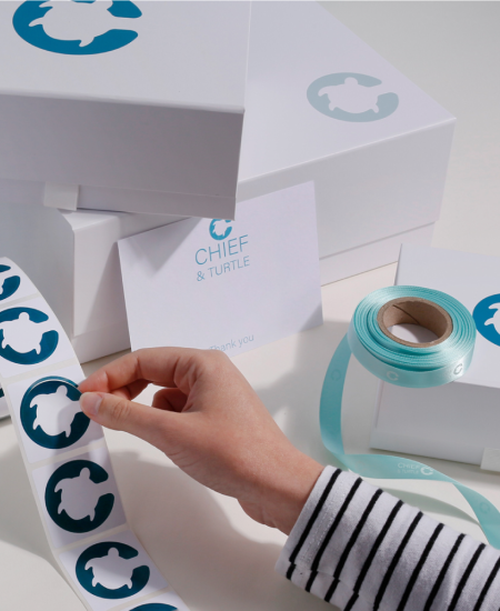 Essential Guide to Stickers for Kraft and Laminate Surfaces