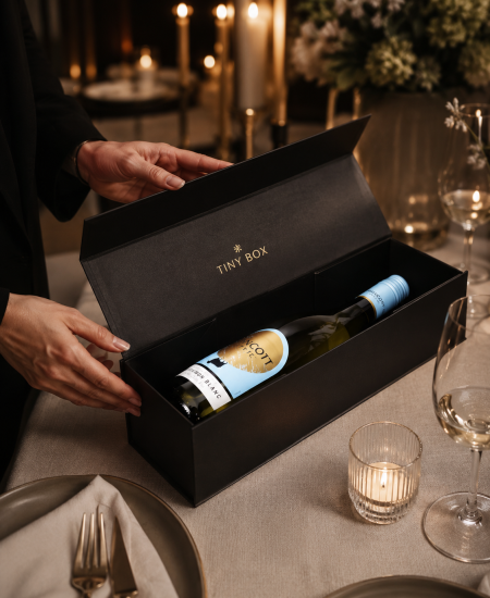 Ensure Safe Transport With Secure Bottle Hampers