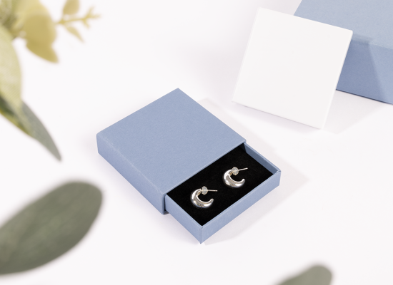Colourful gift boxes from apricot crush to elemental blue
