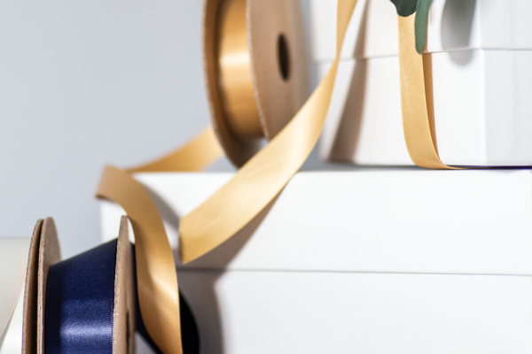 Sampling That Avoids Surprises Under Studio Lights