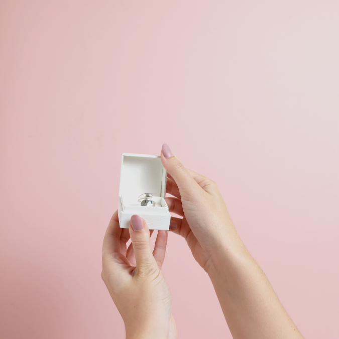 Ring boxes that hold securely
