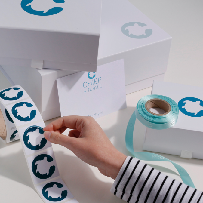 Essential Guide to Stickers for Kraft and Laminate Surfaces
