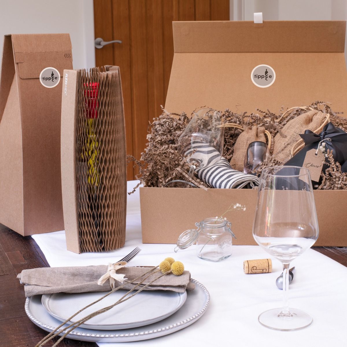 Flexi hex insert with kraft hamper.