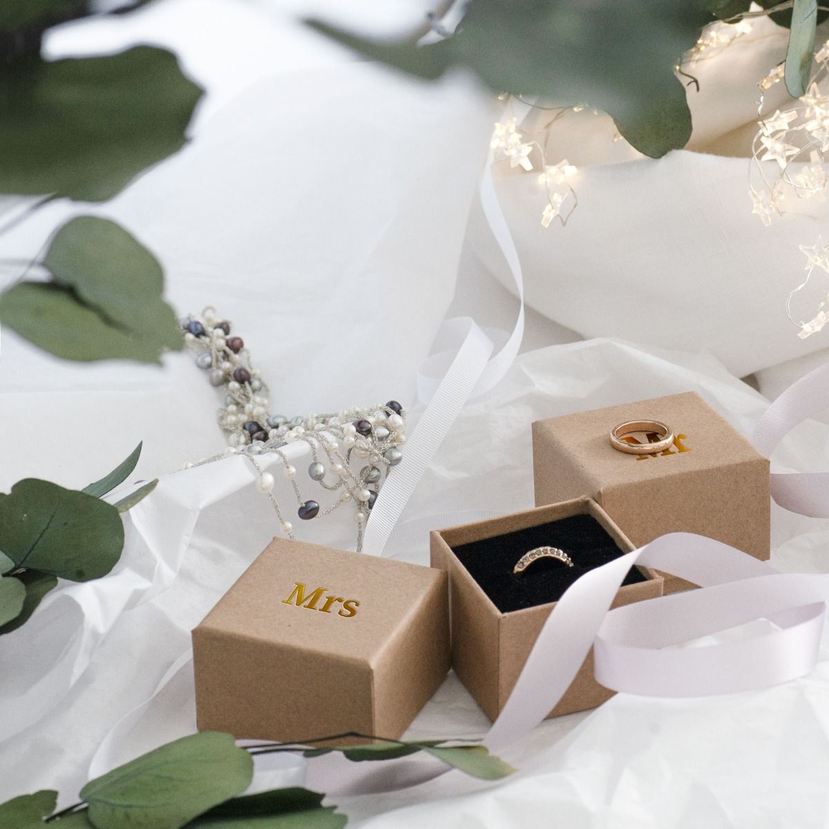 Rigid board and microflute jewellery boxes in storage and fulfilment setup
